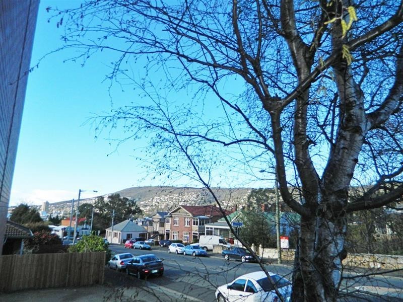 2/11 Byron Street, Sandy Bay TAS 7005