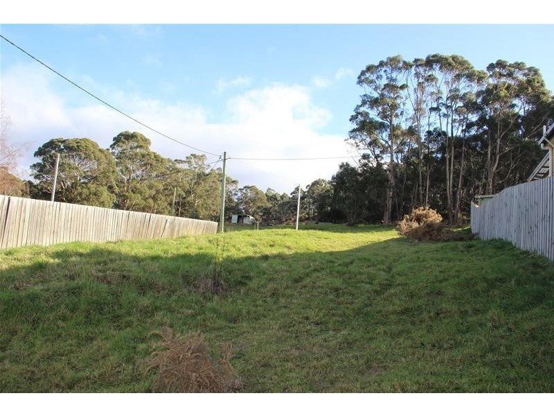 8 Milton Road, Port Huon TAS 7116