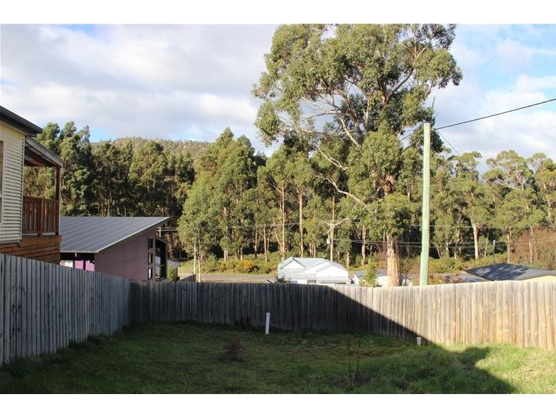 8 Milton Road, Port Huon TAS 7116