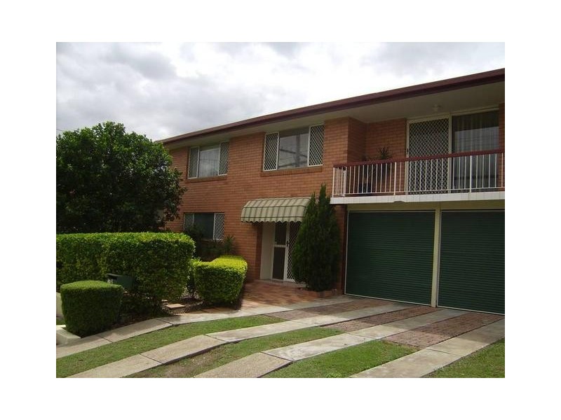 8 Hampshire Terrace, Albany Creek QLD 4035