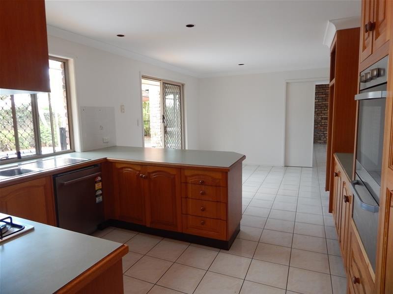 19 Daniel Drive, Albany Creek QLD 4035