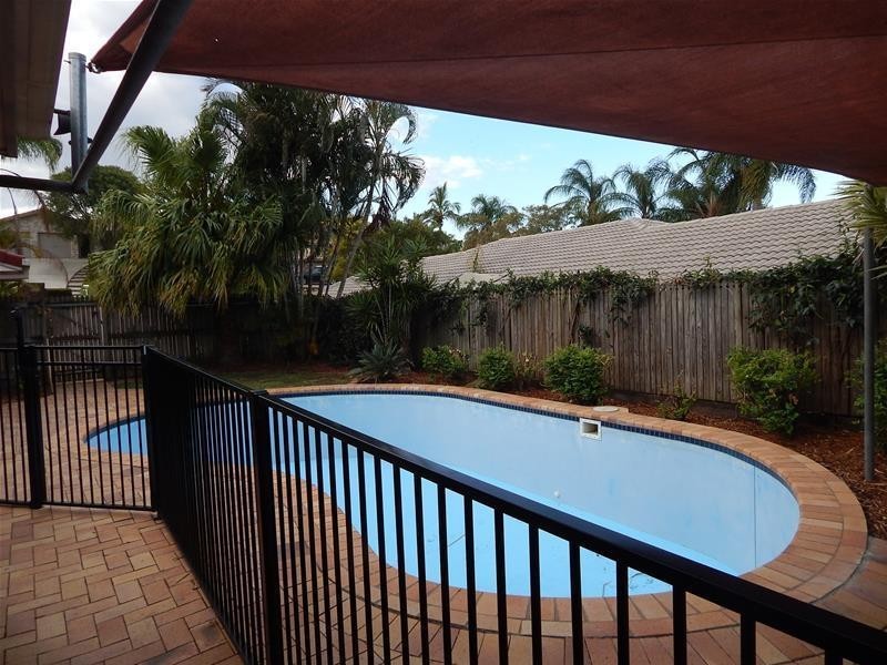 19 Daniel Drive, Albany Creek QLD 4035