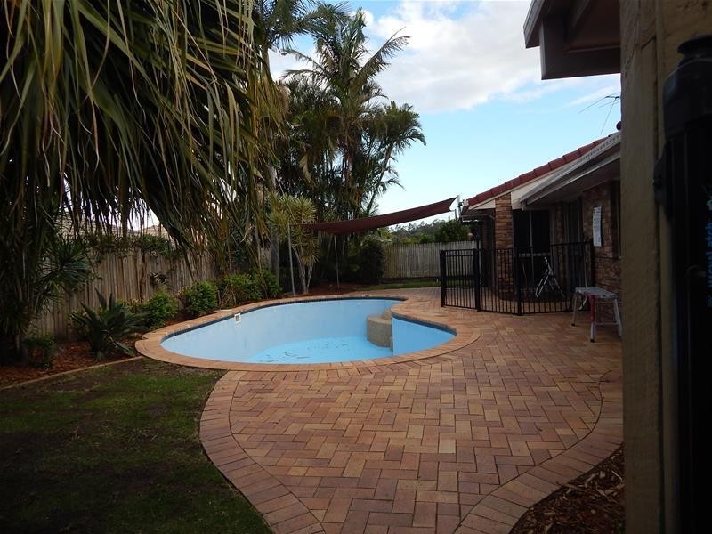 19 Daniel Drive, Albany Creek QLD 4035