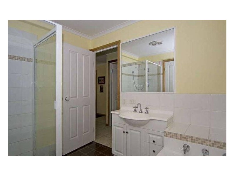 166 Cedar Road, Redbank Plains QLD 4301