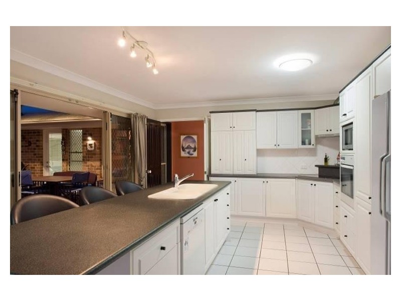 27 Bunya Crossing Road, Eatons Hill QLD 4037