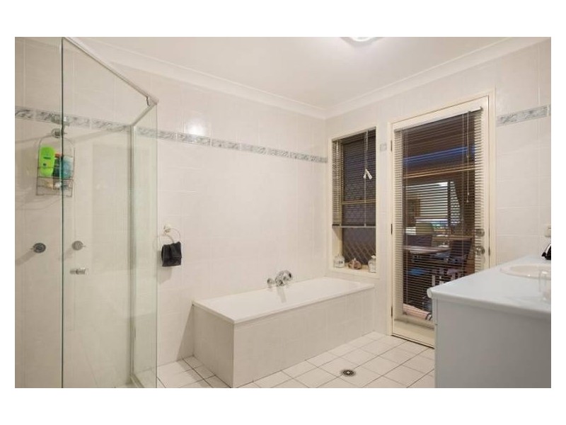 27 Bunya Crossing Road, Eatons Hill QLD 4037