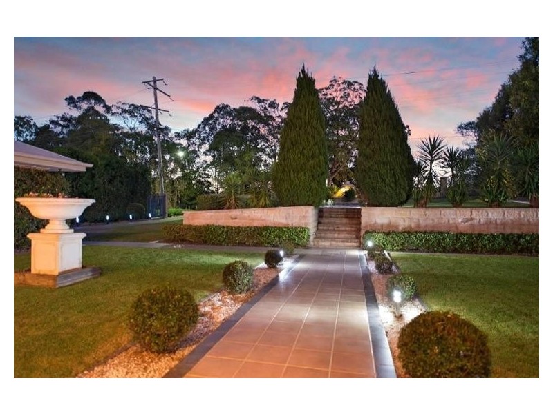 27 Bunya Crossing Road, Eatons Hill QLD 4037