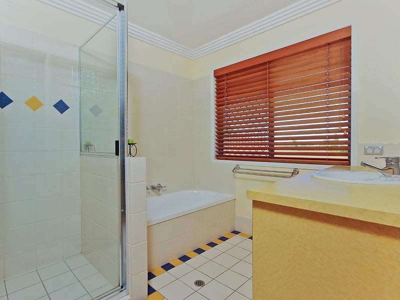 10 Camara Court, Eatons Hill QLD 4037