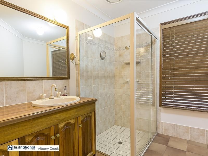 70 Cashmere Lane, Cashmere QLD 4500