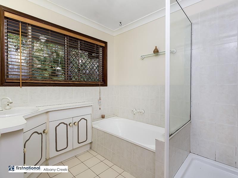 70 Cashmere Lane, Cashmere QLD 4500