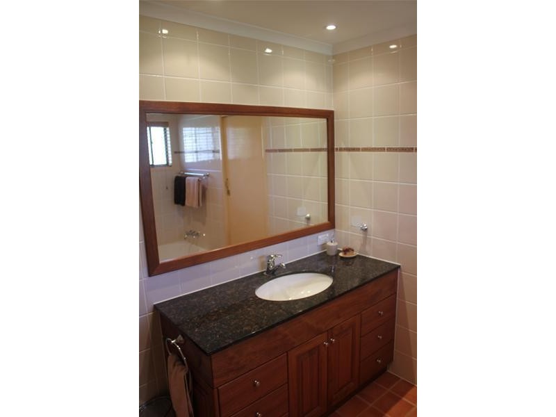 33 Tanager Street, Albany Creek QLD 4035