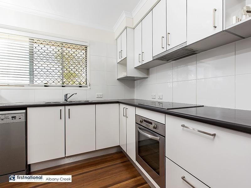 4 Hampshire Terrace, Albany Creek QLD 4035