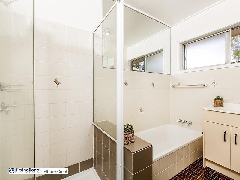 4 Hampshire Terrace, Albany Creek QLD 4035