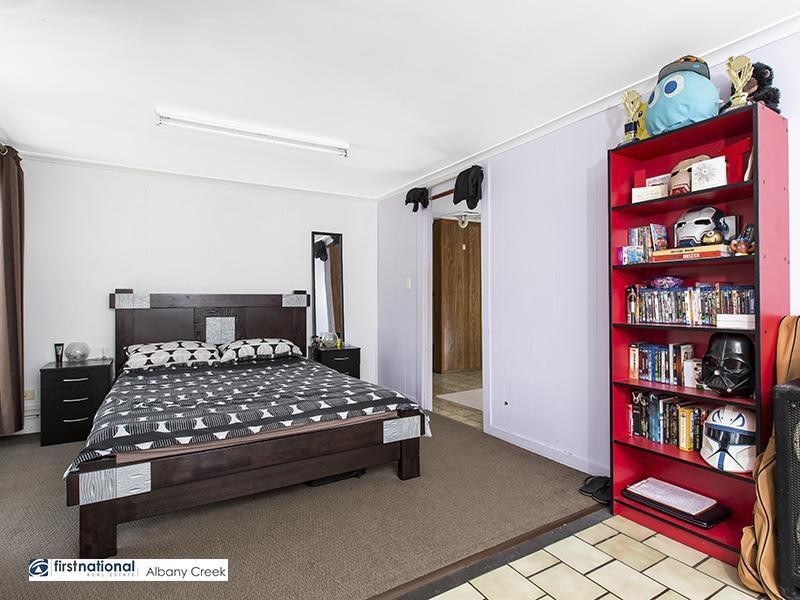 4 Hampshire Terrace, Albany Creek QLD 4035