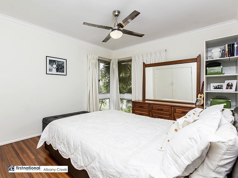 4 Hampshire Terrace, Albany Creek QLD 4035