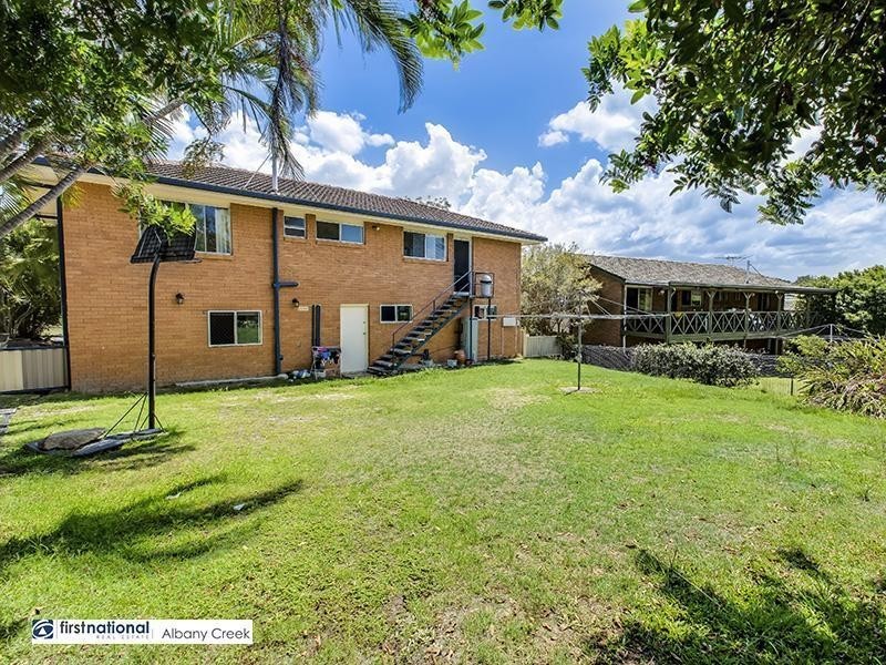 4 Hampshire Terrace, Albany Creek QLD 4035