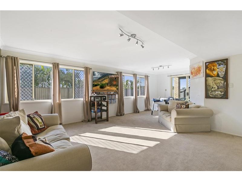 5 Excelcia Court, Eatons Hill QLD 4037