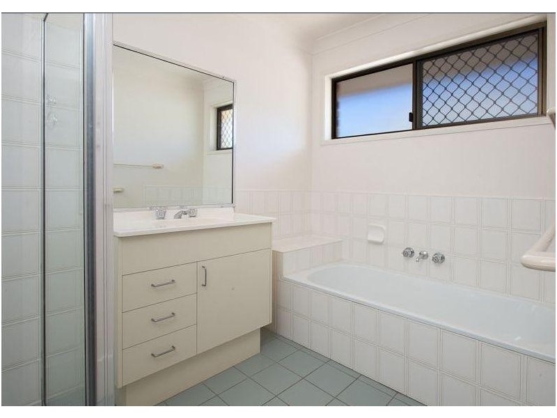 16 The Boulevard, Albany Creek QLD 4035