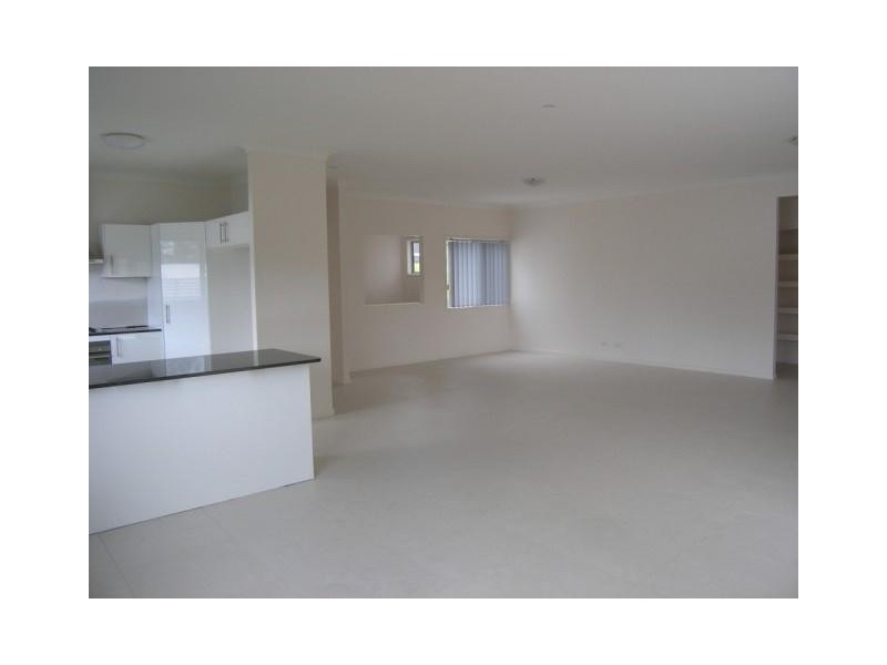 8 Jubilee Court, Eatons Hill QLD 4037