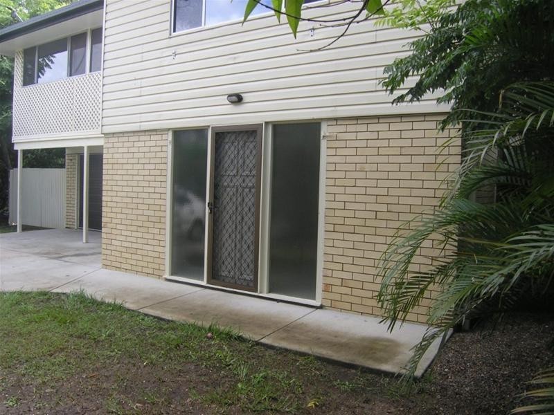 32 Old Northern Road, Albany Creek QLD 4035