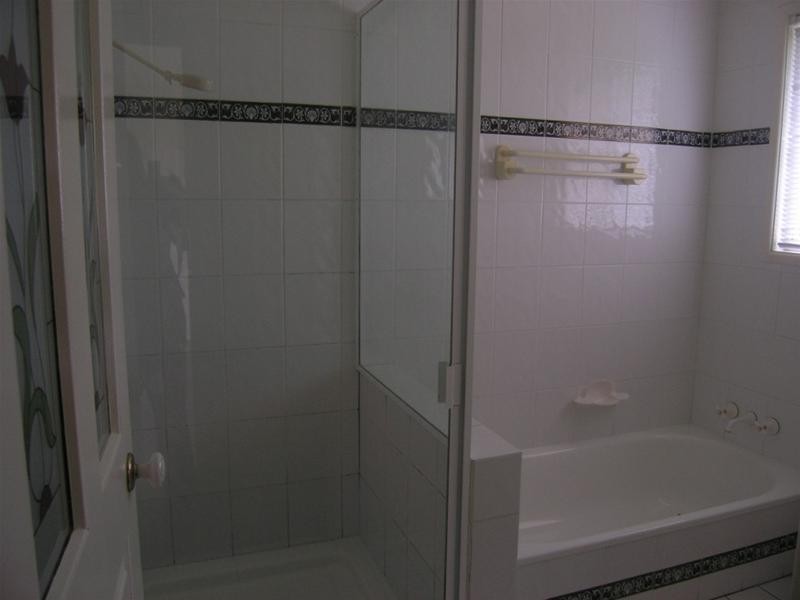 32 Old Northern Road, Albany Creek QLD 4035