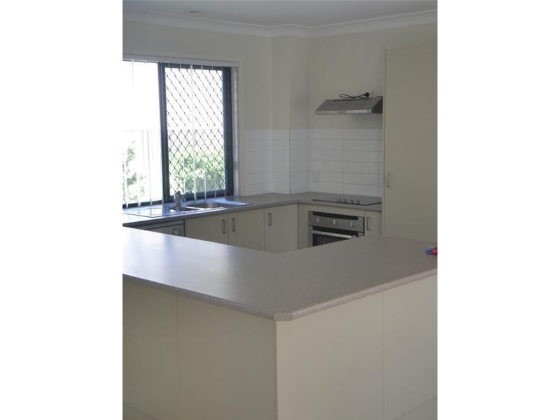 4/118 Samsonvale Road, Strathpine QLD 4500