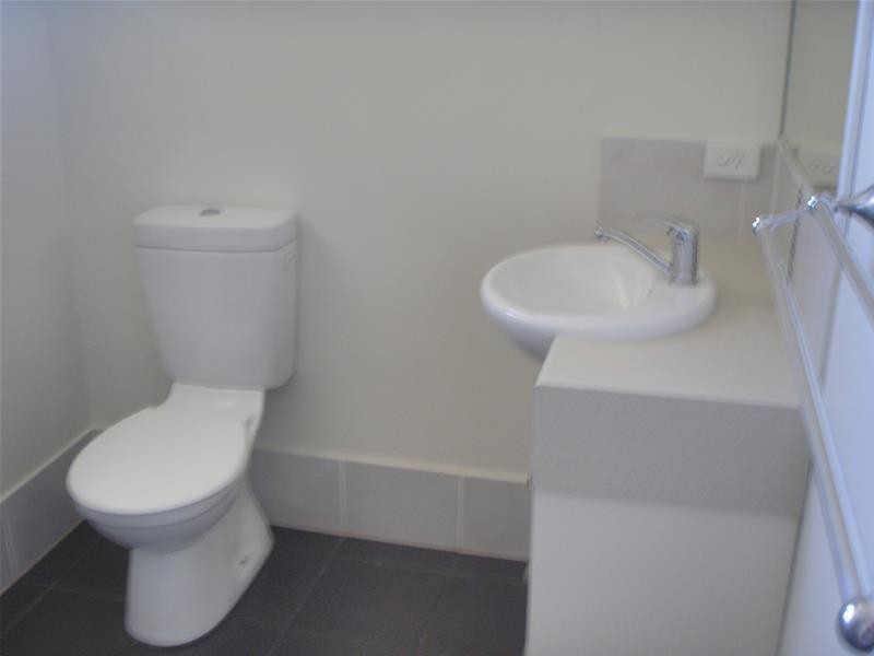 4/118 Samsonvale Road, Strathpine QLD 4500