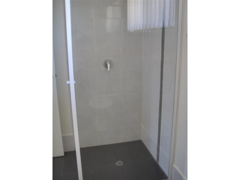 4/118 Samsonvale Road, Strathpine QLD 4500