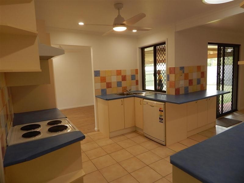 1 Flamingo Drive, Albany Creek QLD 4035