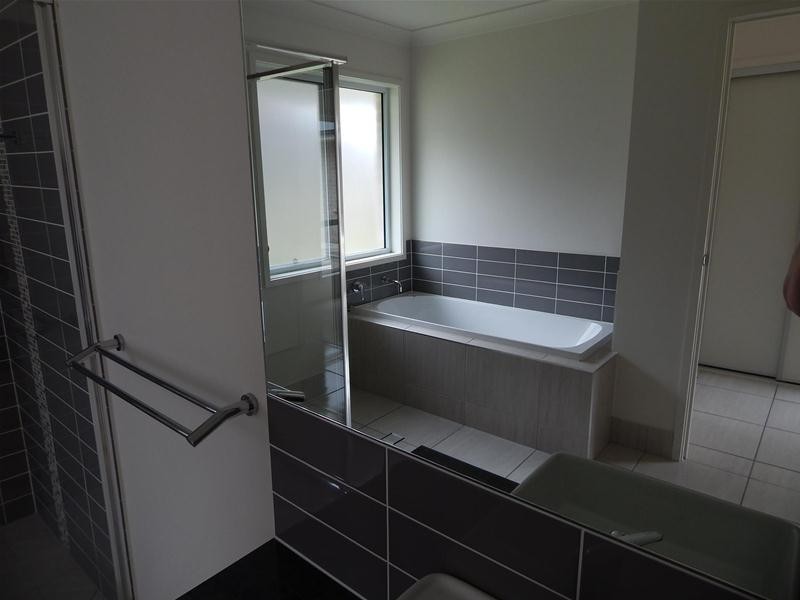 Eatons Hill QLD 4037