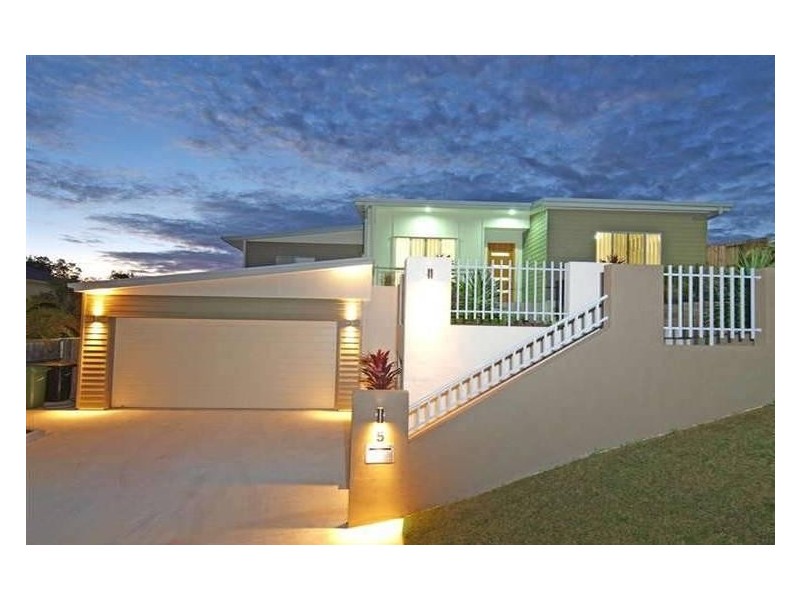 5 Sunbeam Court, Eatons Hill QLD 4037