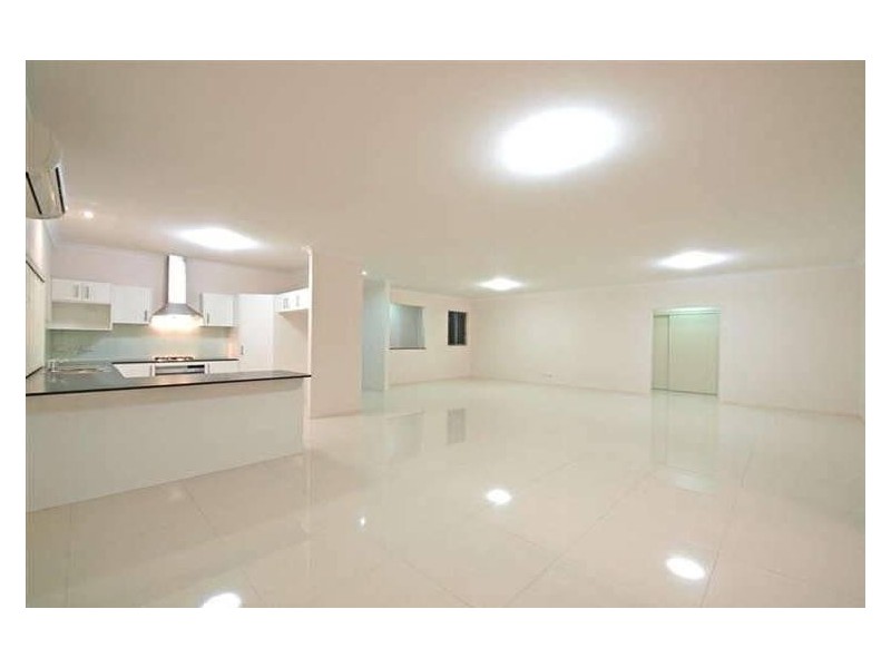 5 Sunbeam Court, Eatons Hill QLD 4037