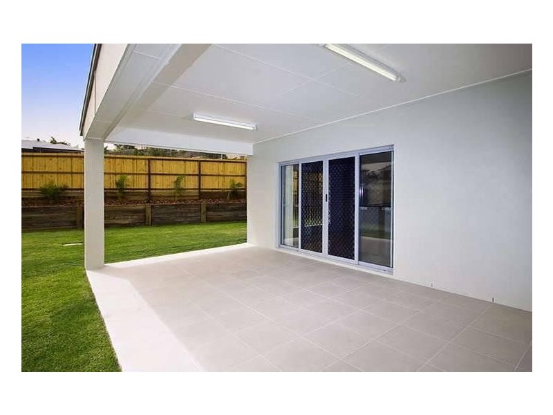5 Sunbeam Court, Eatons Hill QLD 4037