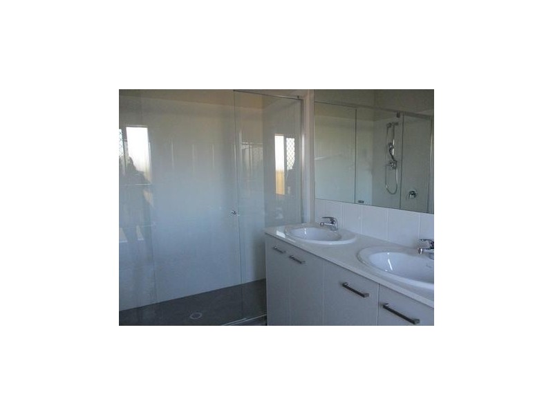 11 Serendipita Street, Bridgeman Downs QLD 4035