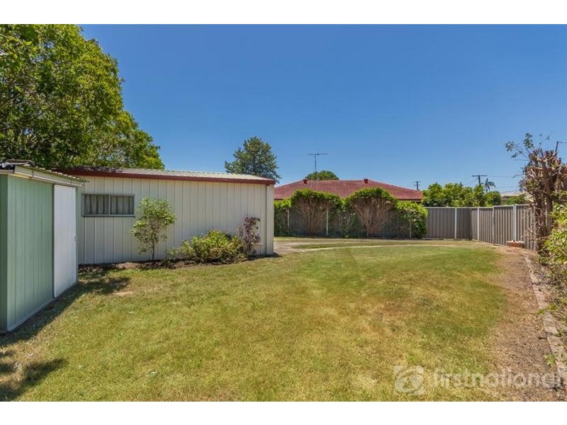 42 Willow Street, Albany Creek QLD 4035