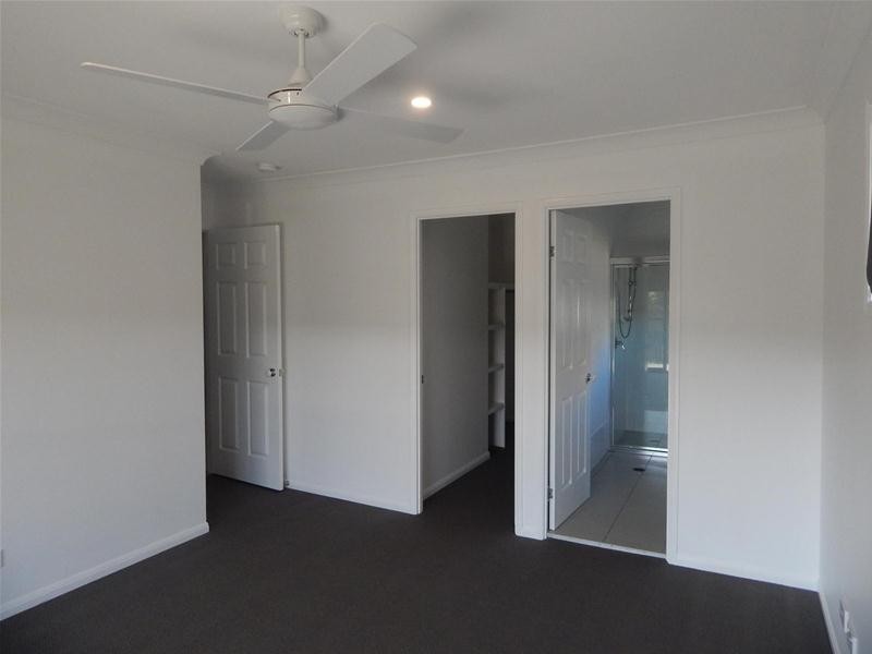 8 Greta Court, Warner QLD 4500