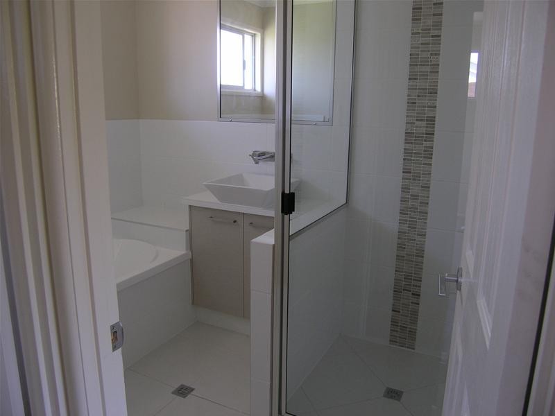 2 Oscar Crescent, Albany Creek QLD 4035