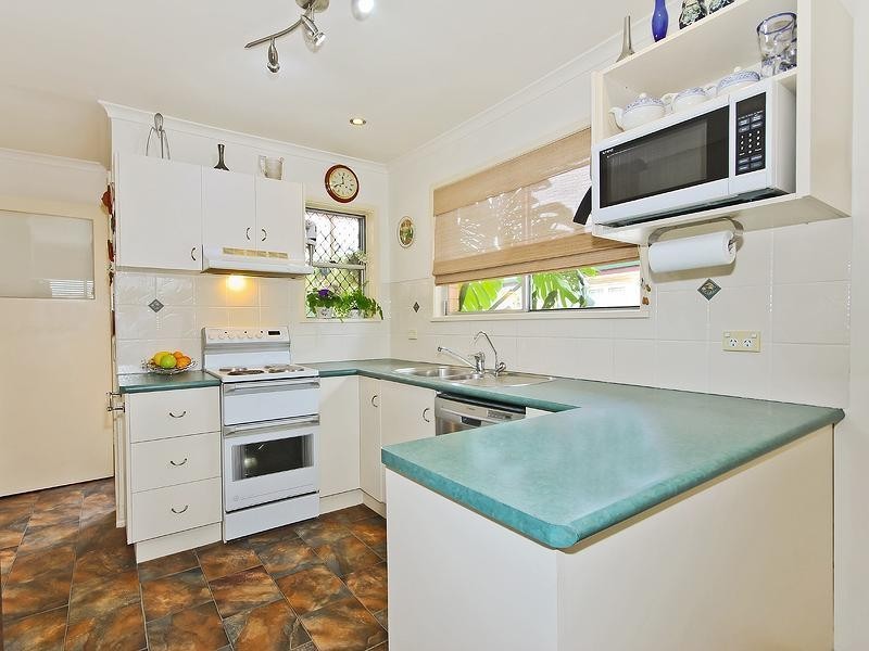 18 Bowen  Avenue, Albany Creek QLD 4035