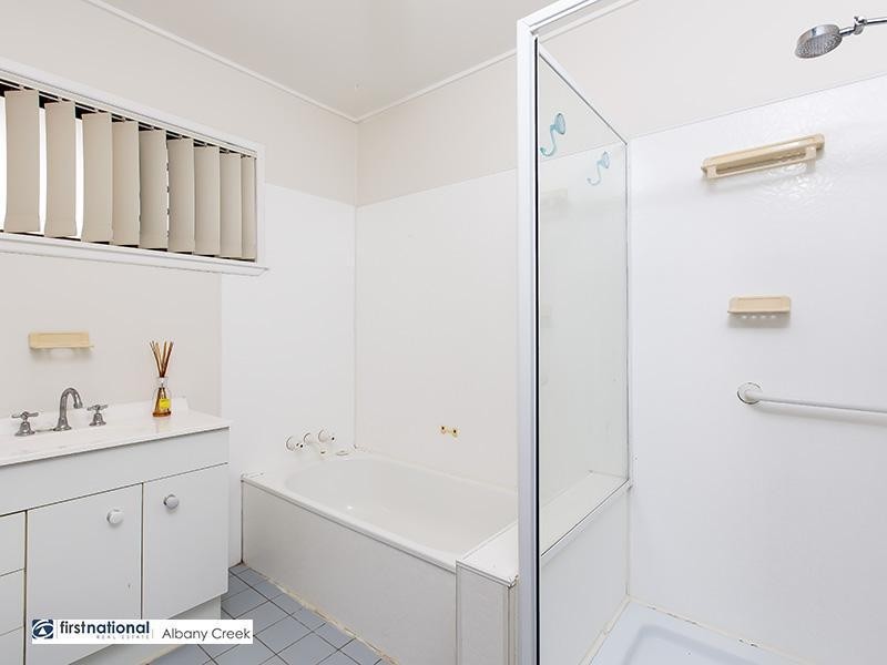 7 Crescent Court, Albany Creek QLD 4035