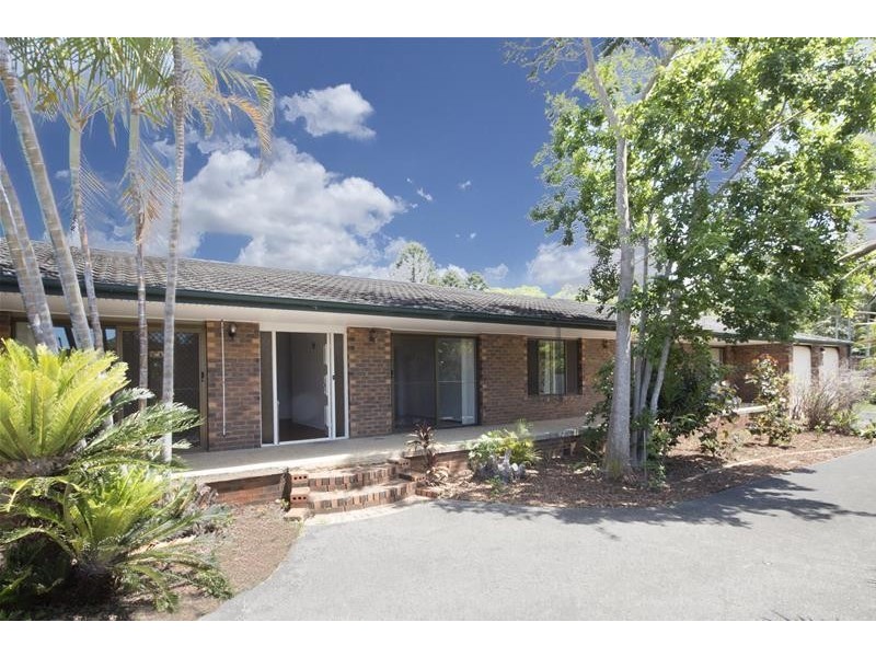 1 Coolabah Crescent, Bridgeman Downs QLD 4035