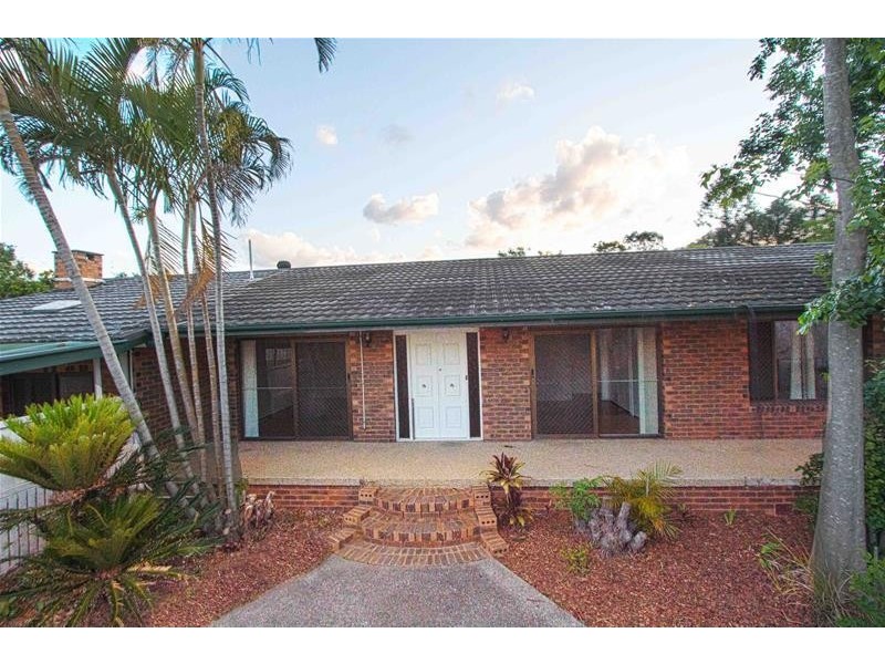 1 Coolabah Crescent, Bridgeman Downs QLD 4035