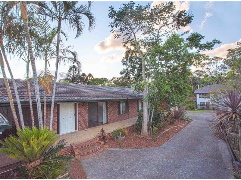 1 Coolabah Crescent, Bridgeman Downs QLD 4035