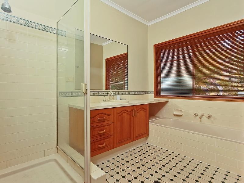 2 Mounteford Place, Albany Creek QLD 4035