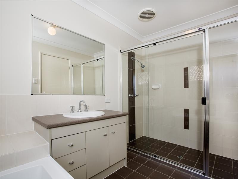 28 Sunstone Circuit, Mango Hill QLD 4509