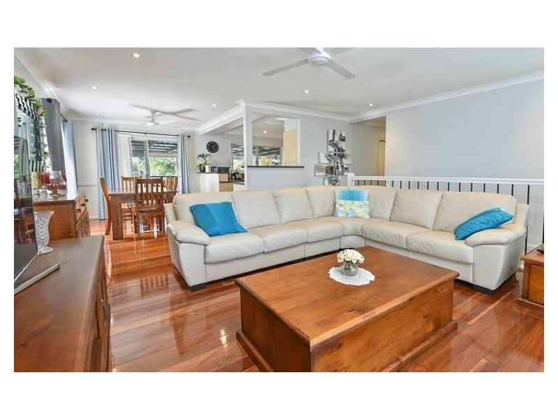 4 Strathford Avenue, Albany Creek QLD 4035