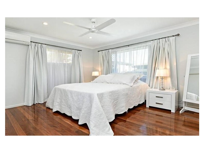 4 Strathford Avenue, Albany Creek QLD 4035