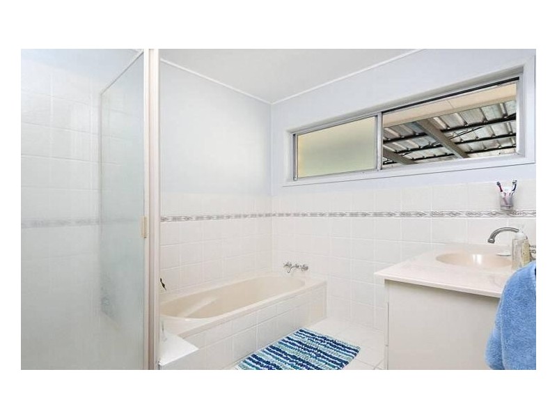 4 Strathford Avenue, Albany Creek QLD 4035