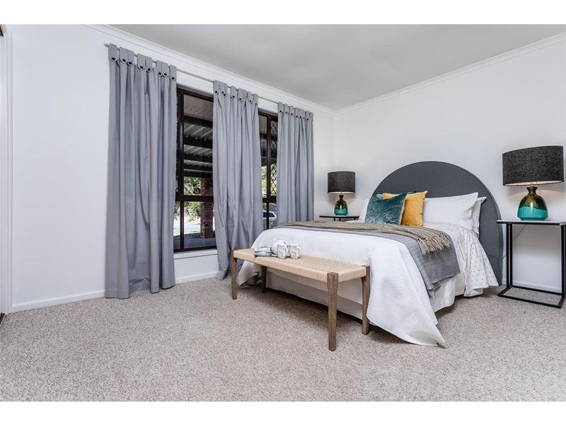 11 Flamingo Drive, Albany Creek QLD 4035