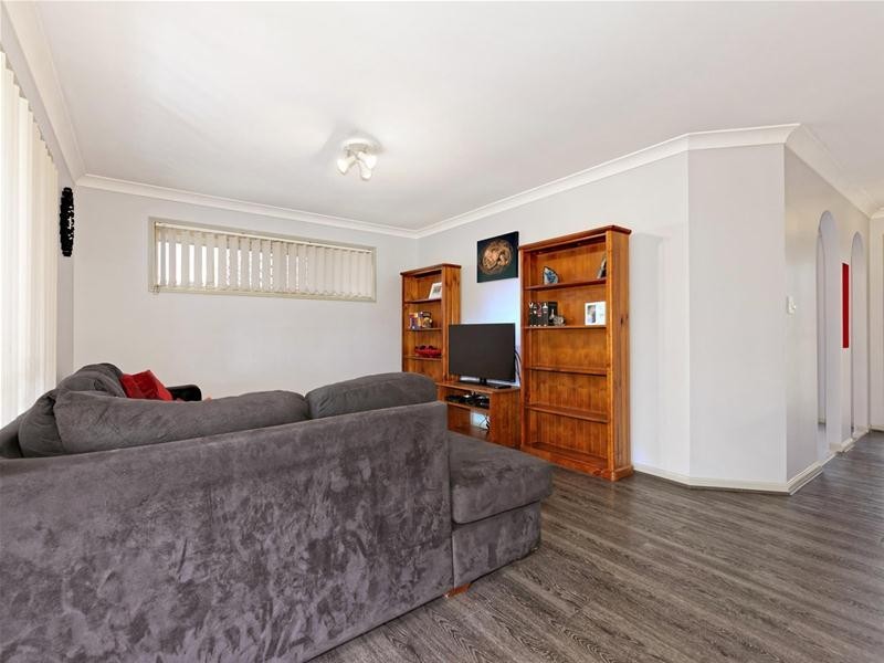 30 Mountain Blue Drive, Kallangur QLD 4503