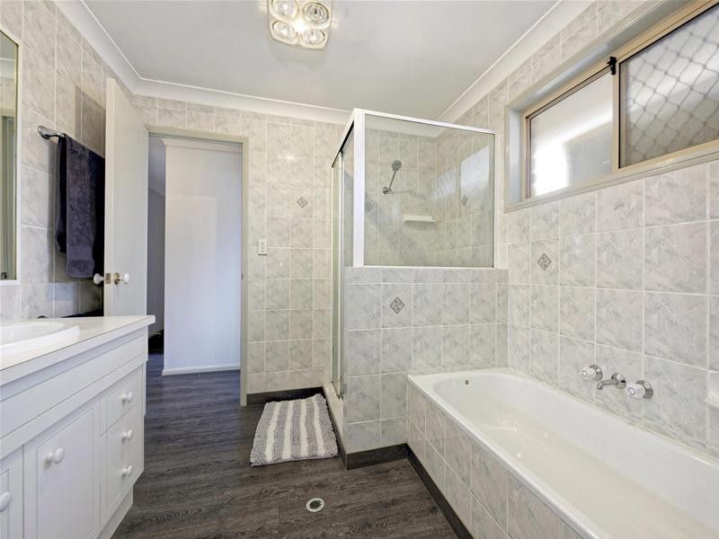 30 Mountain Blue Drive, Kallangur QLD 4503